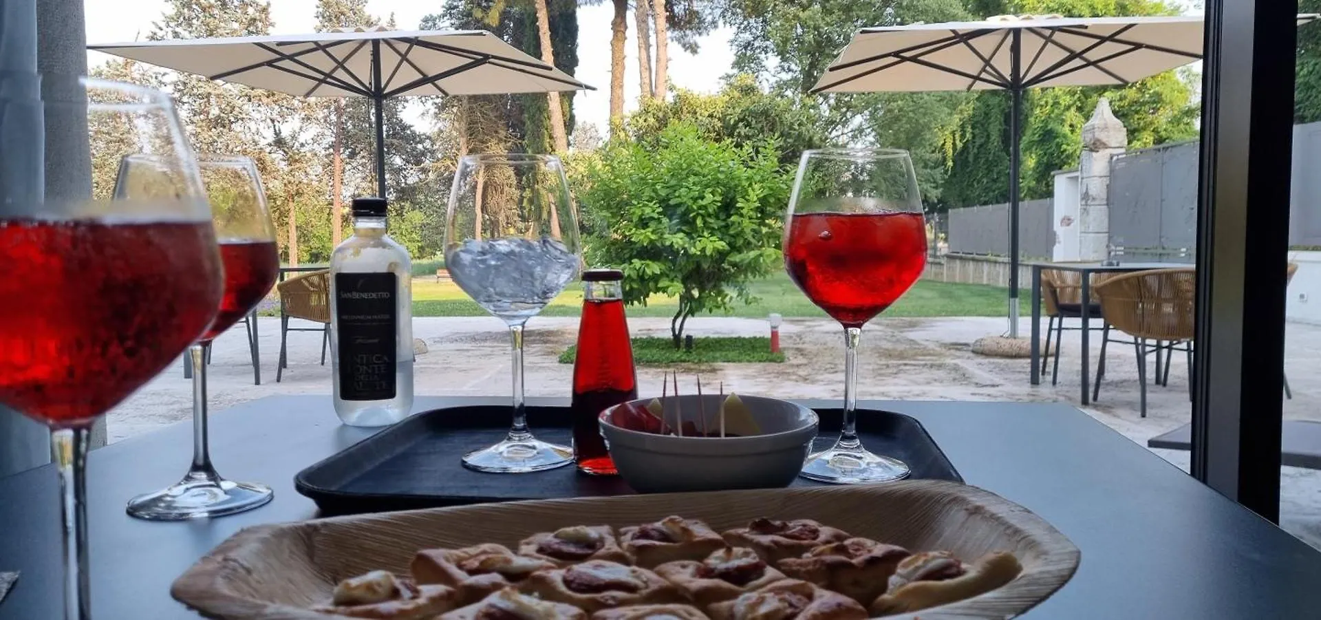 B&B Villa Dina Ντεζεντσάνο ντελ Γκάρντα Bed and Breakfast