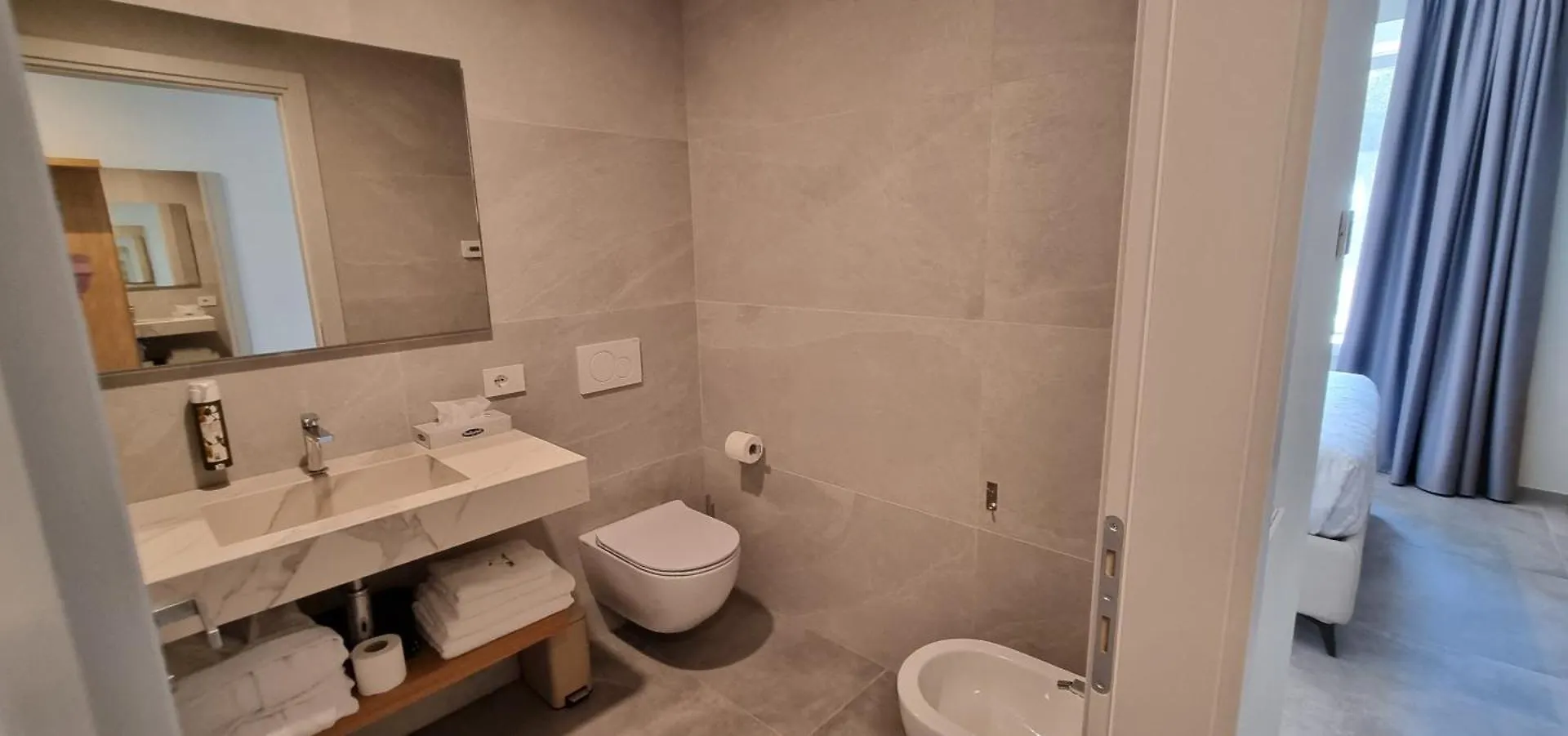 B&B Villa Dina Ντεζεντσάνο ντελ Γκάρντα 0*,
