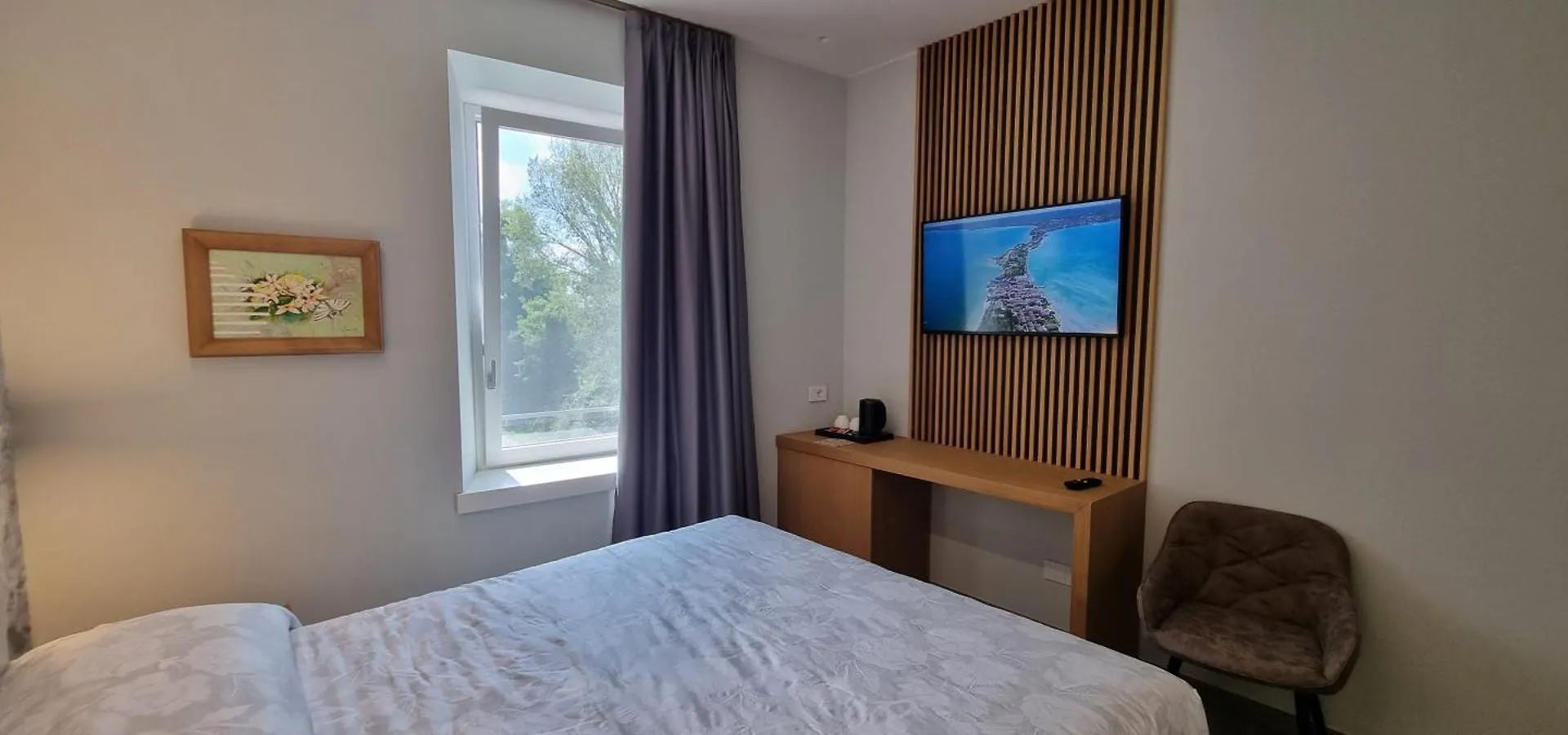 B&B Villa Dina Ντεζεντσάνο ντελ Γκάρντα Bed and Breakfast