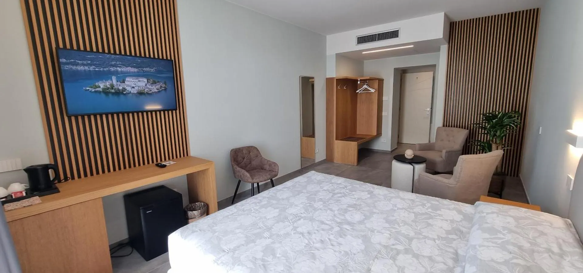 B&B Villa Dina Ντεζεντσάνο ντελ Γκάρντα Bed and Breakfast
