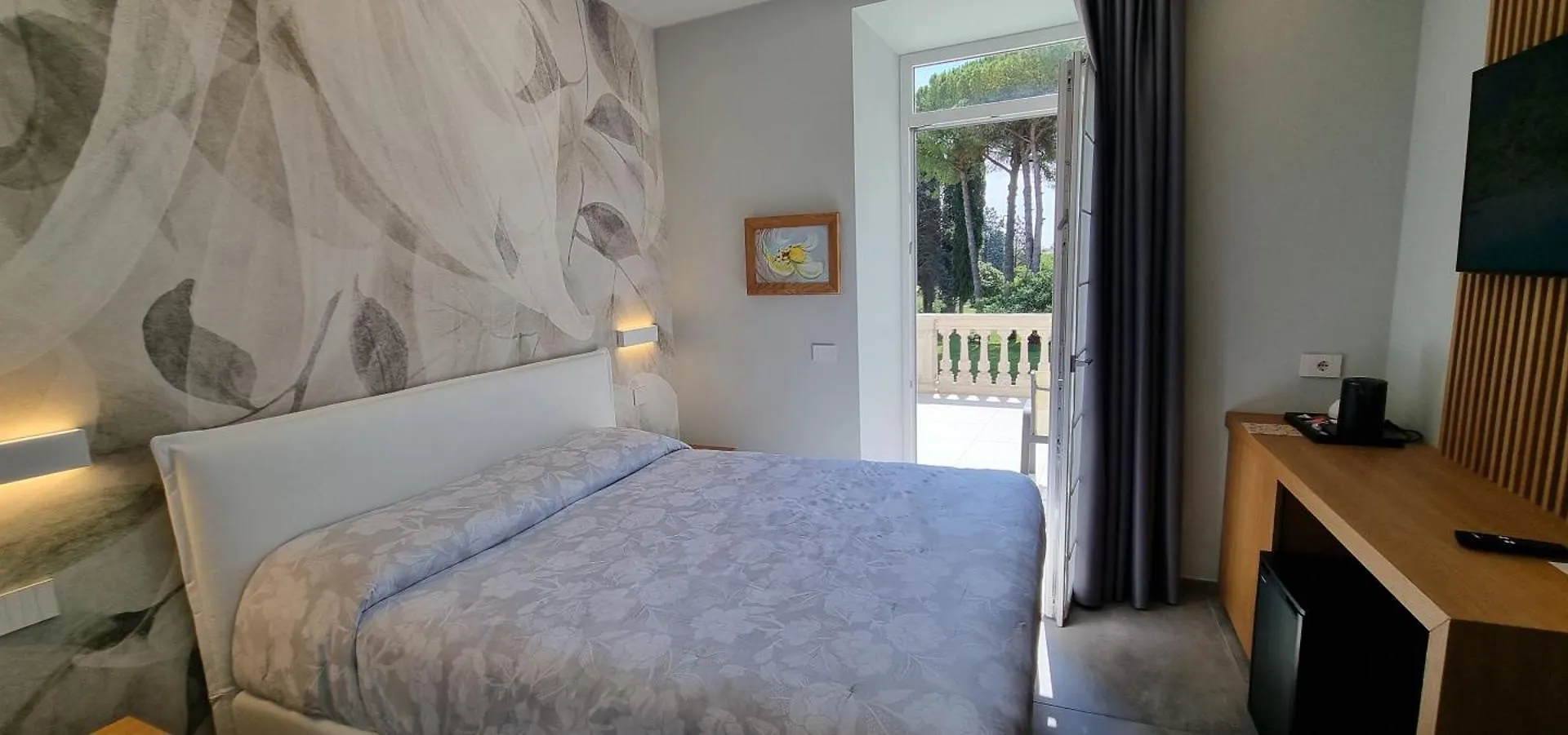 B&B Villa Dina Ντεζεντσάνο ντελ Γκάρντα Bed and Breakfast
