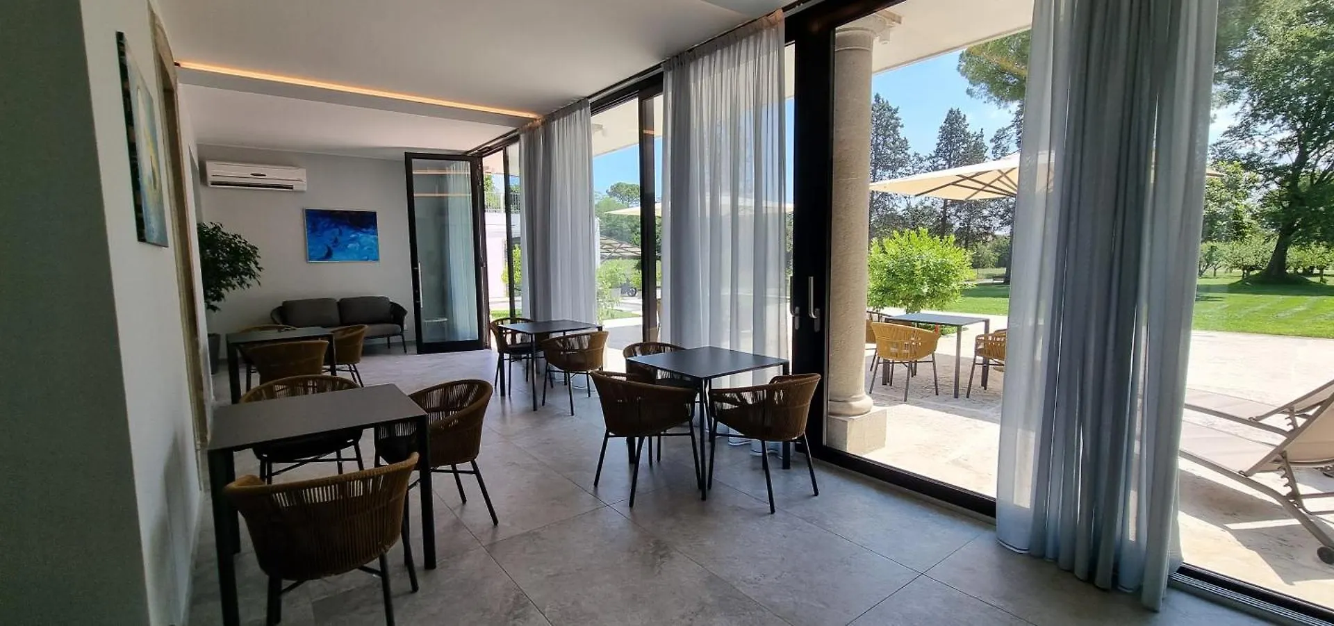 B&B Villa Dina Ντεζεντσάνο ντελ Γκάρντα Bed and Breakfast