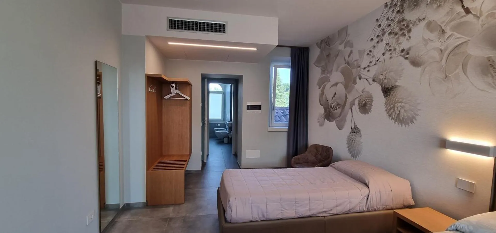 B&B Villa Dina Ντεζεντσάνο ντελ Γκάρντα